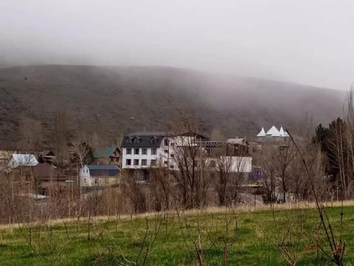 Olive Ala-Archa Hotel & Spa Verkhnyaya Alaarcha Buitenkant foto